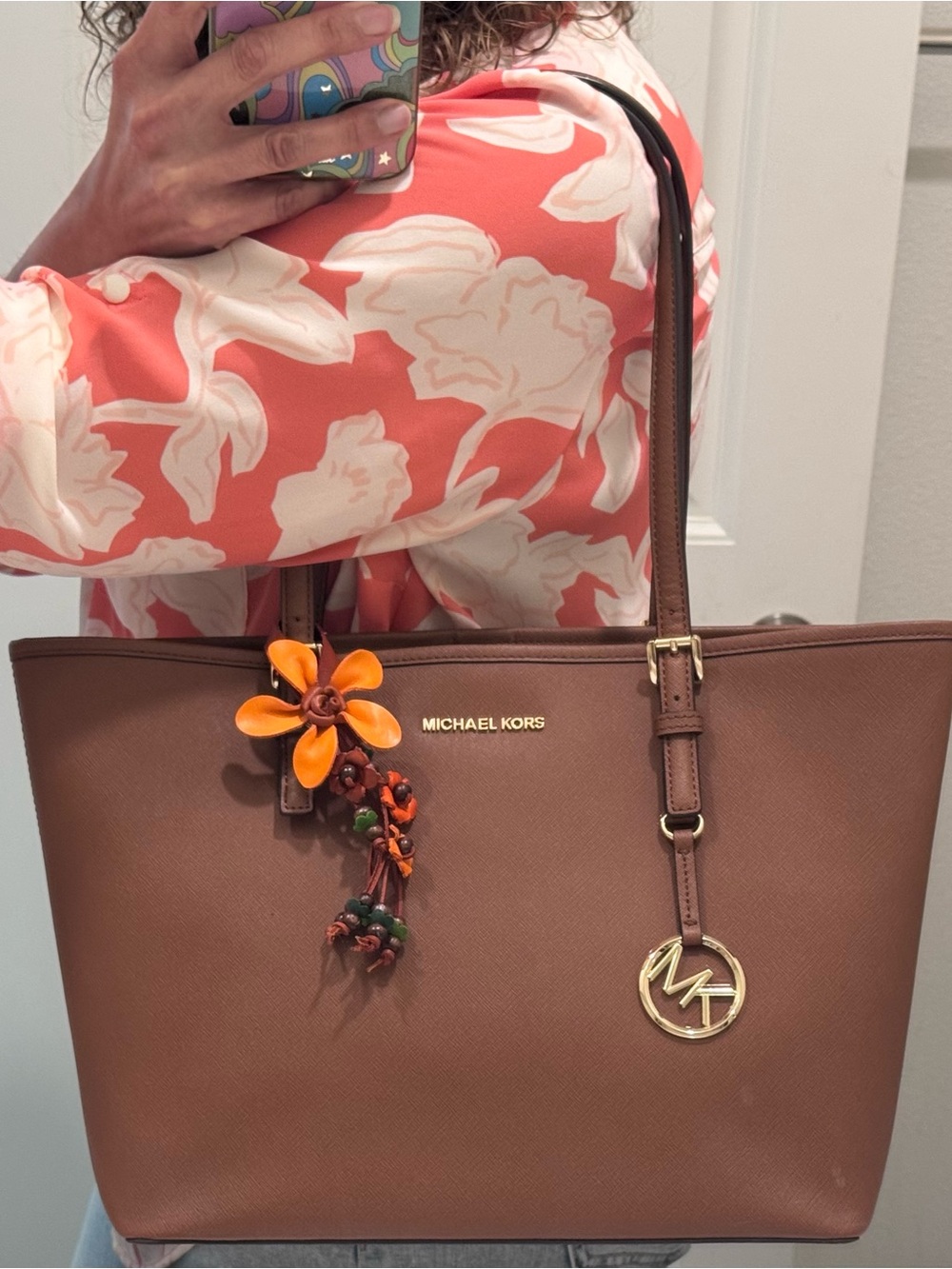 Michael Kors Jet Set travel tote in luggage brown saffiano leather - Picture 3 of 17